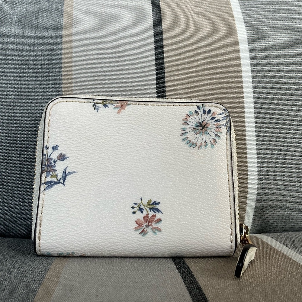 Coach Small Trifold Wallet With Dandelion Floral Print - Picture 2 of 14